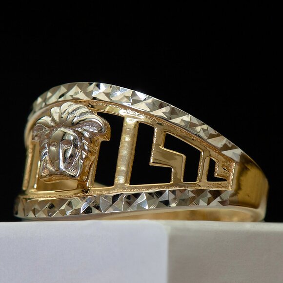 10K Yellow & White Gold Two Tone Medusa Greek Goddess Ring Stamped 10K Sz 7.25 - Picture 2 of 12